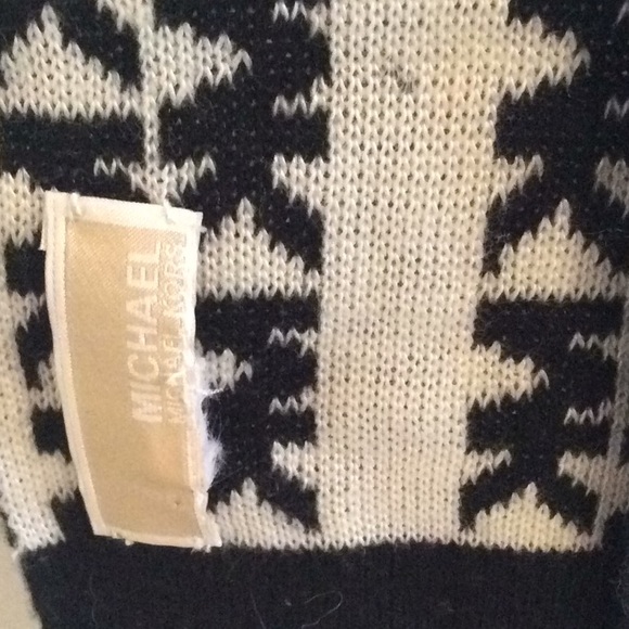 Michael Kors shawl and scarf. - Picture 6 of 8